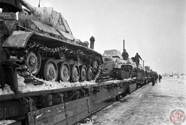 Отправка советских танков на фронт