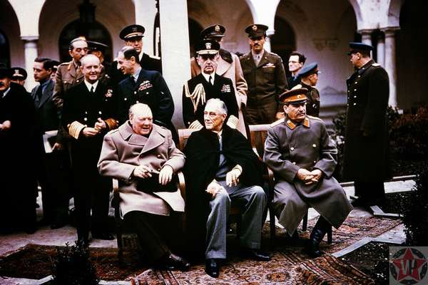 Черчилль, Рузвельт и Сталин на Ялтинской конференции
