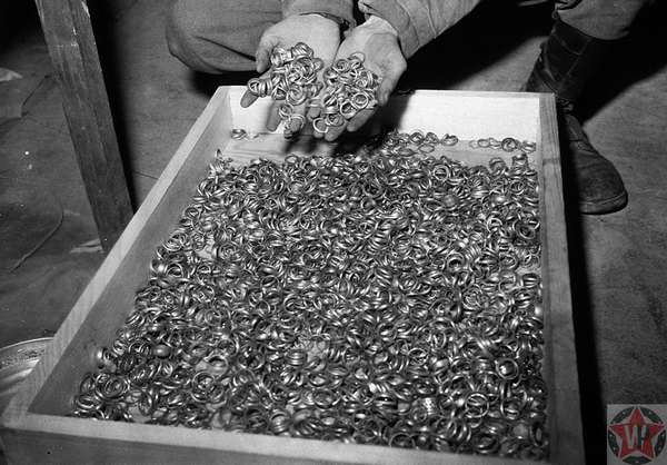 Тысячи золотых обручальных колец взятых у мёртвых евреев и спрятанных в солевых шахтах Heilbronn