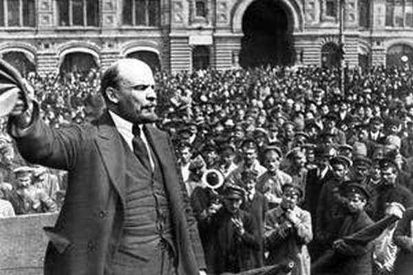 В апреле 1921 года в своей знаменитой статье «О продовольственном налоге» Владимир Ленин уже подробно говорил о НЭПе