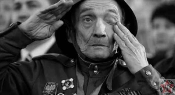 Герой Великой Отечественной войны 9 Мая во время шествия Бессмертного полка