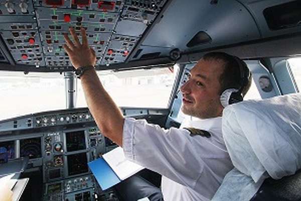 Как стать лётчиком где выучиться и как стать пилотом гражданской авиации в России