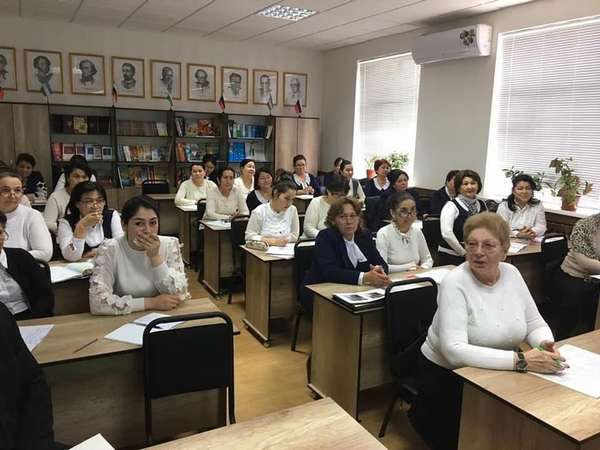 Академия располагается в Москве, но пройти обучение сможет любой желающий