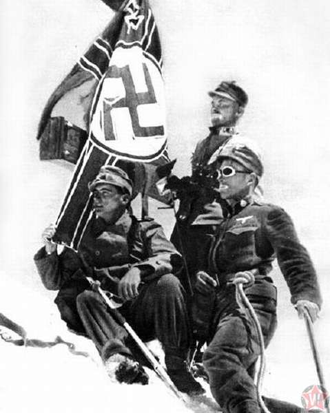 Фашистский флаг на Эльбрусе