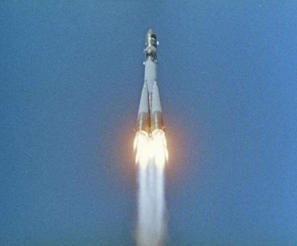 Первый полет человека (Юрия Гагарина) в космос
