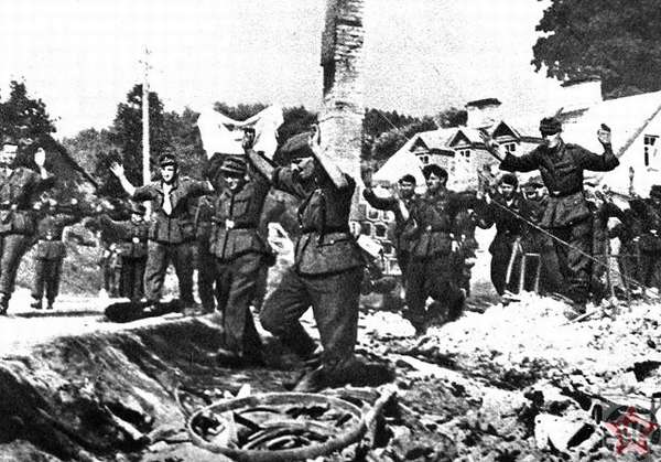 Немецкие солдаты в конце операции Багратион