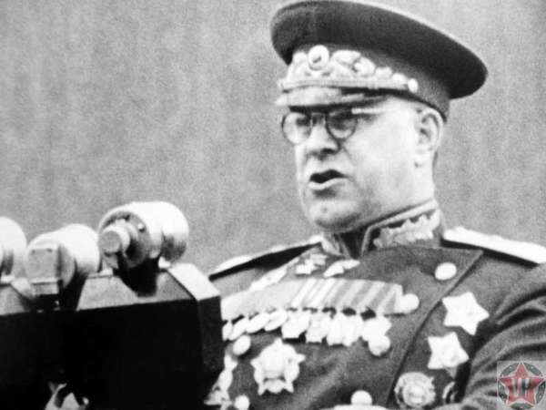 Маршал Советского Союза Г.К. Жуков выступает с речью на Параде Победы в Москве