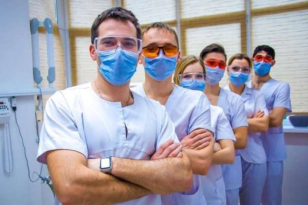 Стоматолог плюсы и минусы профессии, сколько нужно учиться, какая зарплата