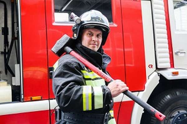 Пожарный описание профессии, плюсы и минусы